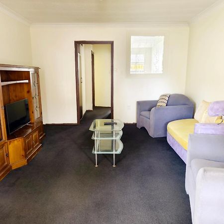 Ferry Motel Christchurch Buitenkant foto