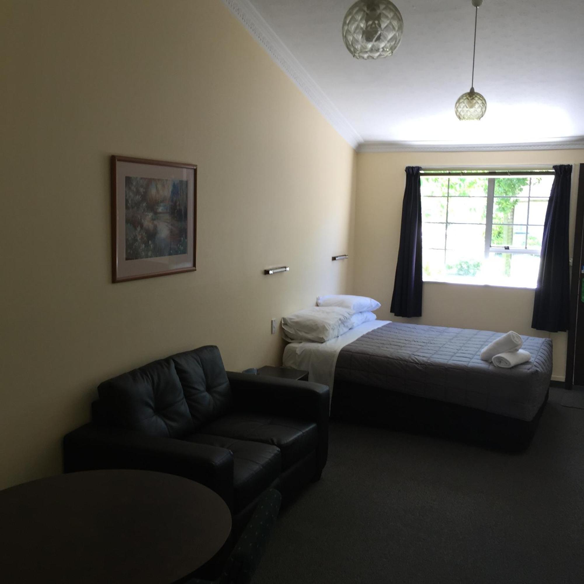 Ferry Motel Christchurch Buitenkant foto
