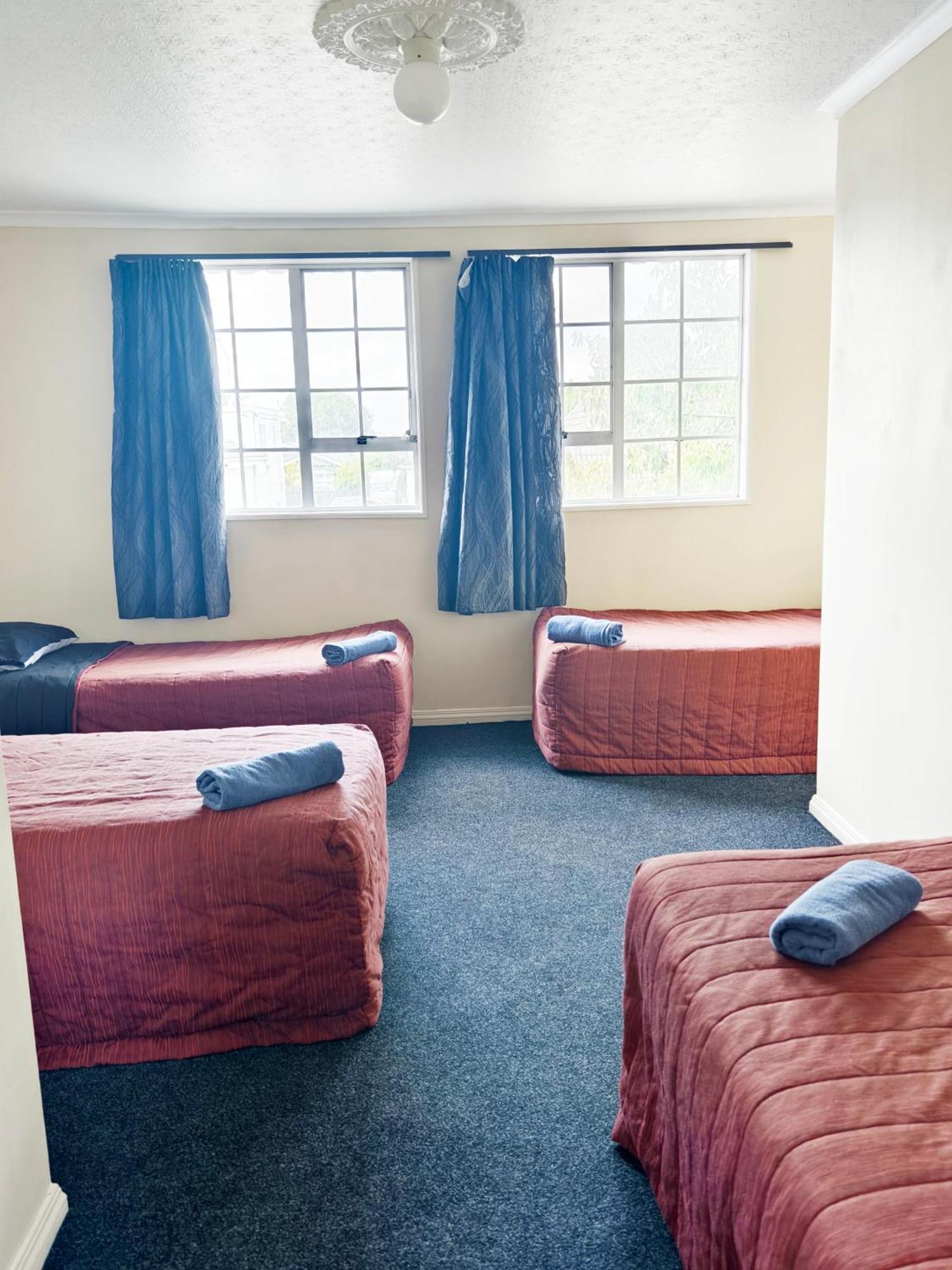 Ferry Motel Christchurch Buitenkant foto