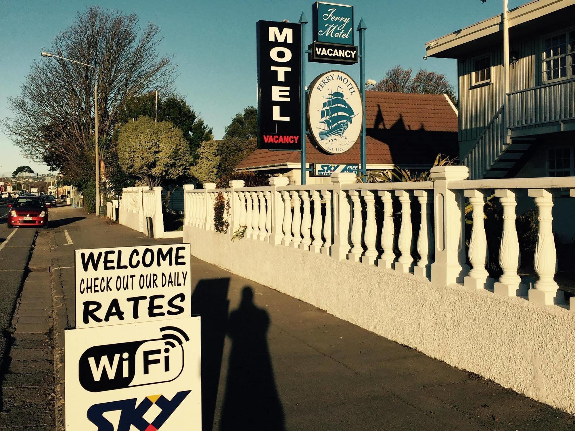Ferry Motel Christchurch Buitenkant foto